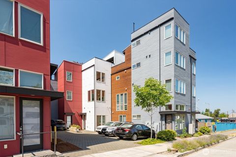 Photo of 551 28th Avenue, Seattle, WA 98122 (MLS # 2459403)