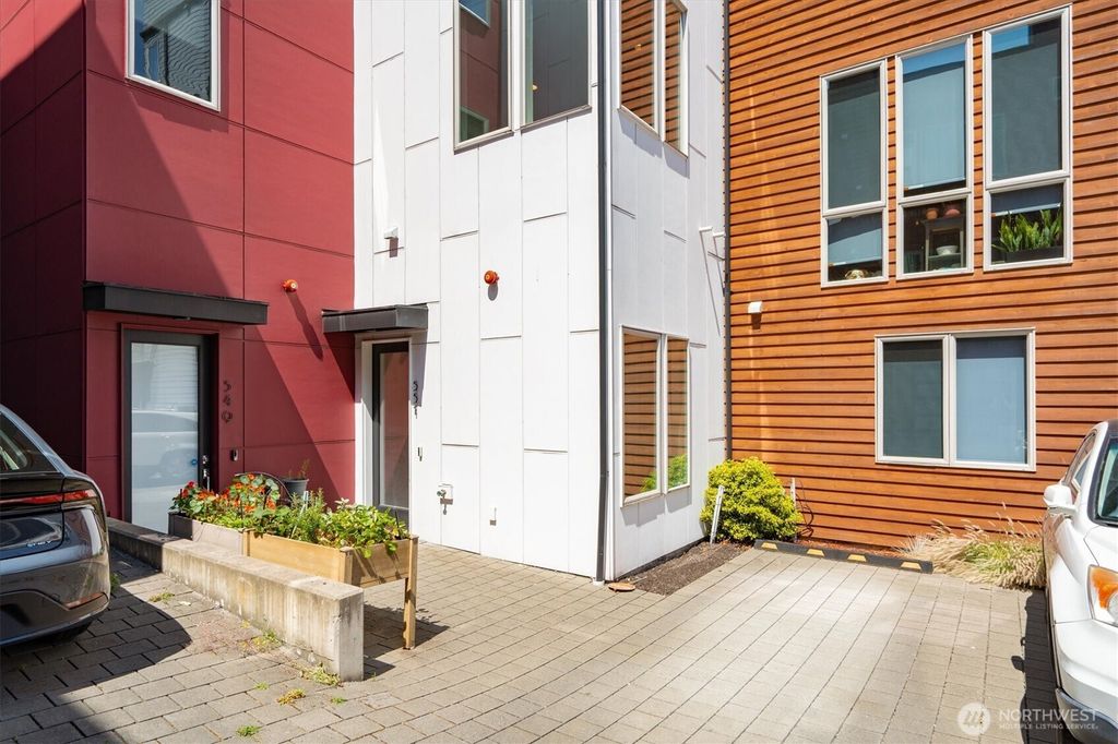 Photo of 551 28th Avenue, Seattle, WA 98122 (MLS # 2459403)