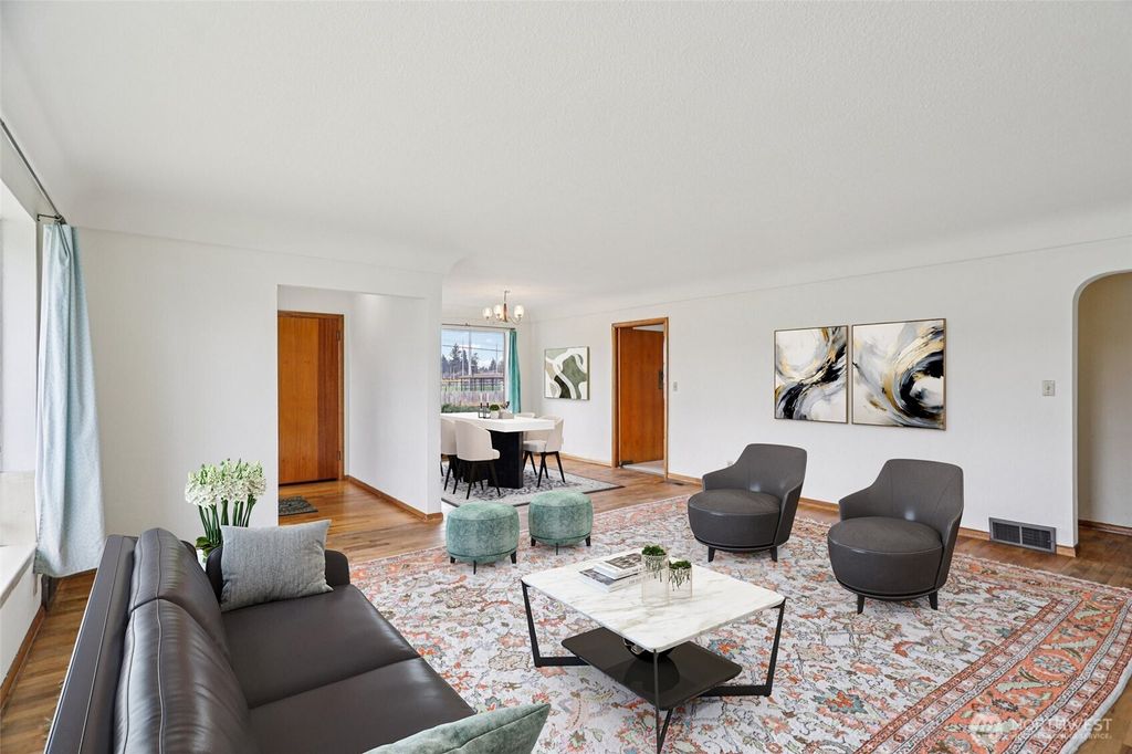 Photo of 1527 J Street SE, Auburn, WA 98002 (MLS # 2485875)