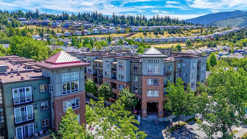 Photo of 1840 25th Avenue NE #204, Issaquah, WA 98029 (MLS # 2405030)