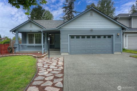 Photo of 18718 14th Avenue Ct E, Spanaway, WA 98387 (MLS # 2527612)