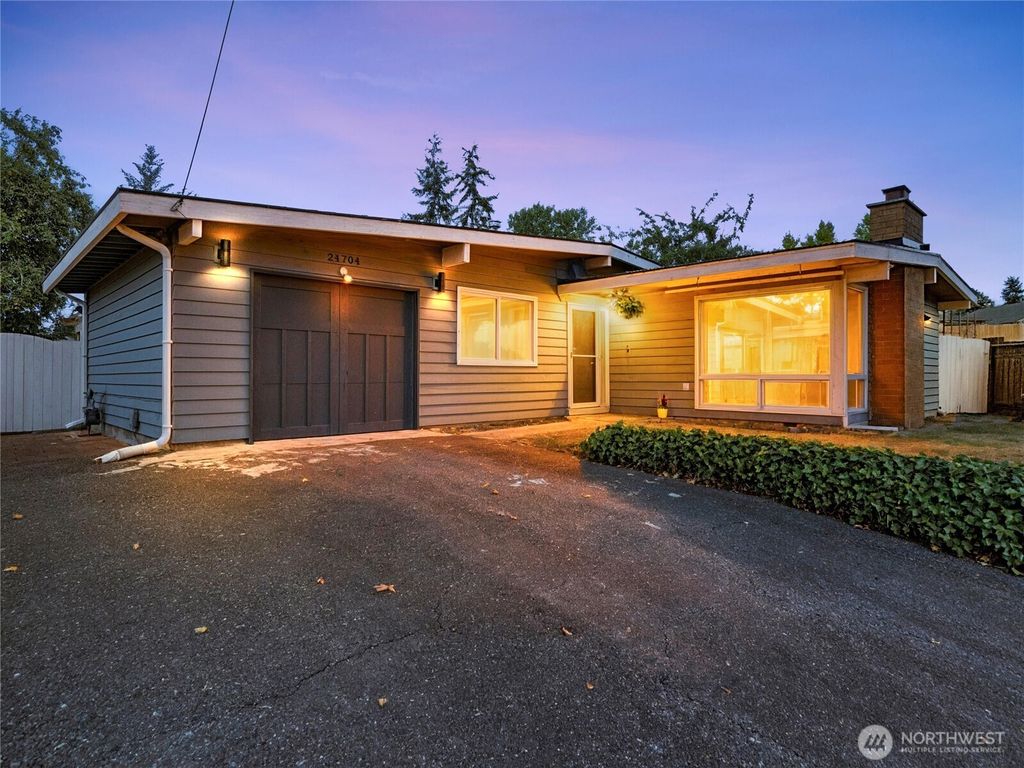 Photo of 24704 21st Avenue S, Des Moines, WA 98198 (MLS # 2407167)