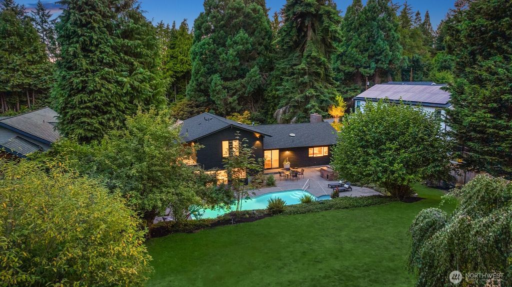 Photo of 21000 Marine View Drive SW, Normandy Park, WA 98166 (MLS # 2421372)