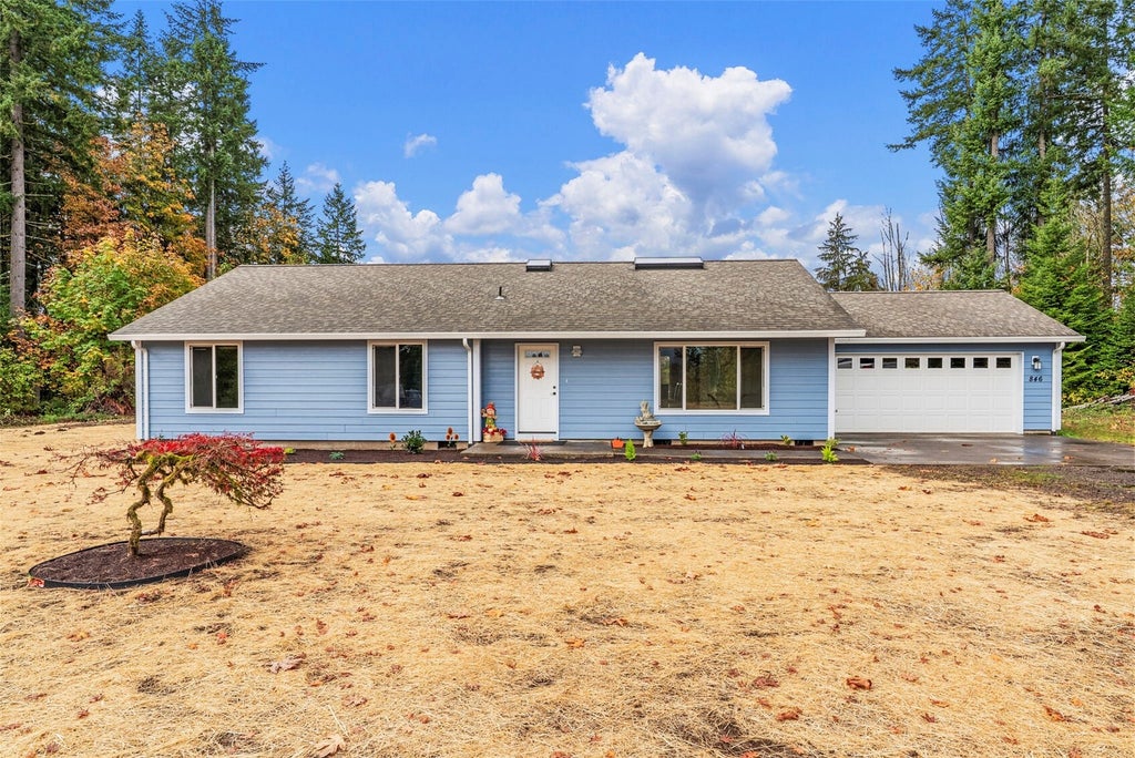 Photo of 846 Si Town Road, Castle Rock, WA 98611 (MLS # 2599310)