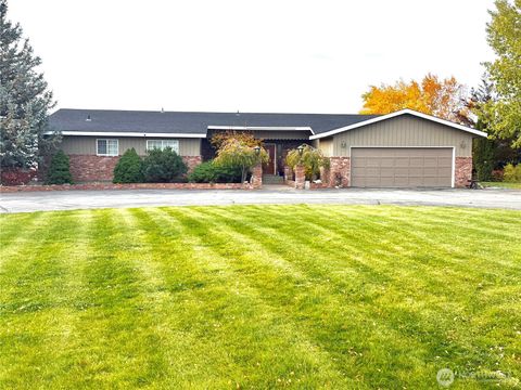 Photo of 6 Allen Lane, Omak, WA 98841 (MLS # 2445692)
