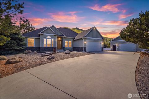 Photo of 308 Kray Ike Court, Wenatchee, WA 98801 (MLS # 2514619)