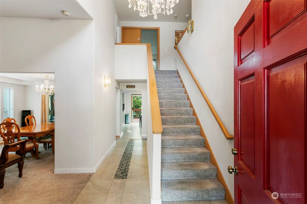 Photo of 32335 7th Avenue SW, Federal Way, WA 98023 (MLS # 2158544)