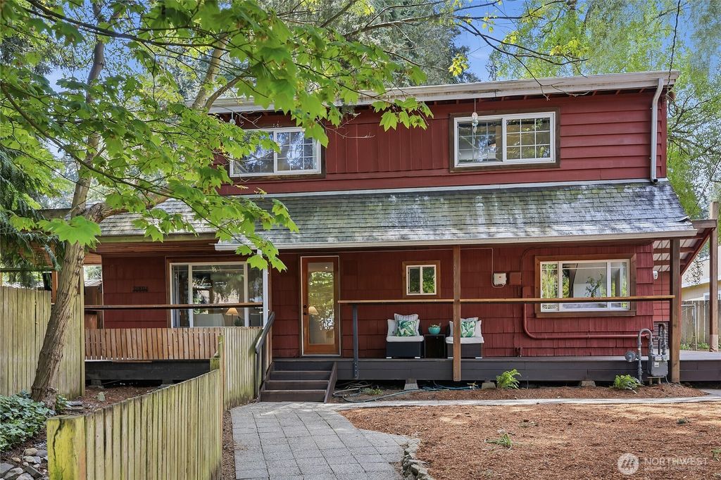 Photo of 15749 Wallingford Avenue N, Shoreline, WA 98133 (MLS # 2523197)