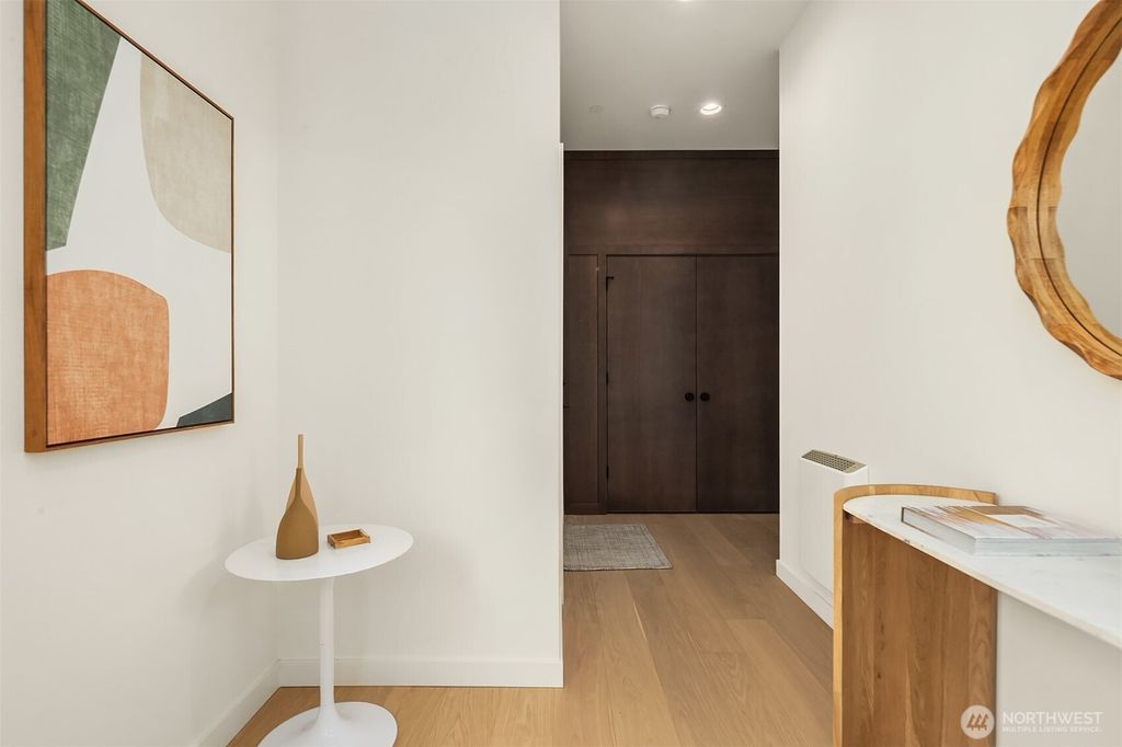 Photo of 419 99th Avenue NE, Bellevue, WA 98004 (MLS # 2450903)