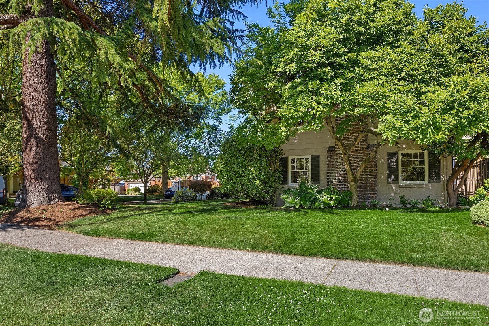 818 E Edgar Street
