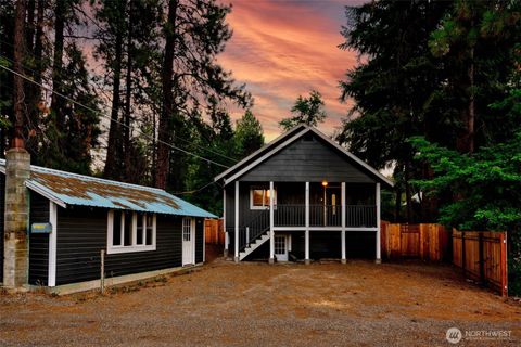 Photo of 417 W 2nd Street, Cle Elum, WA 98922 (MLS # 2522630)