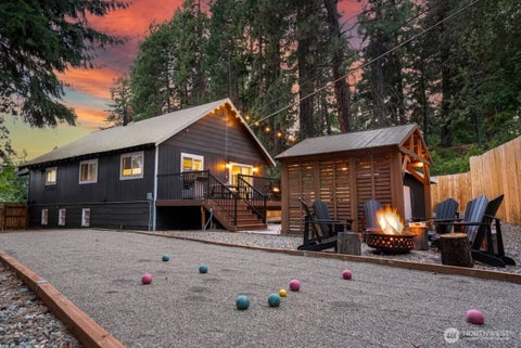 Photo of 417 W 2nd Street, Cle Elum, WA 98922 (MLS # 2522630)
