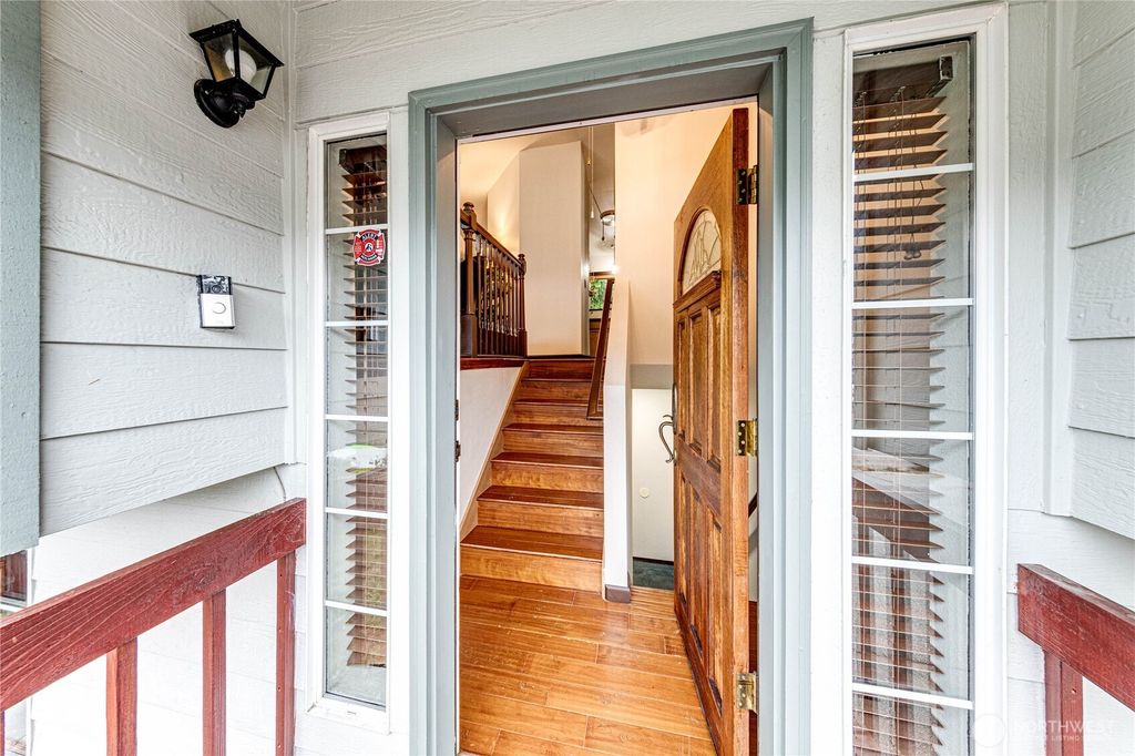 Photo of 231 59th Place SE, Everett, WA 98203 (MLS # 2454546)