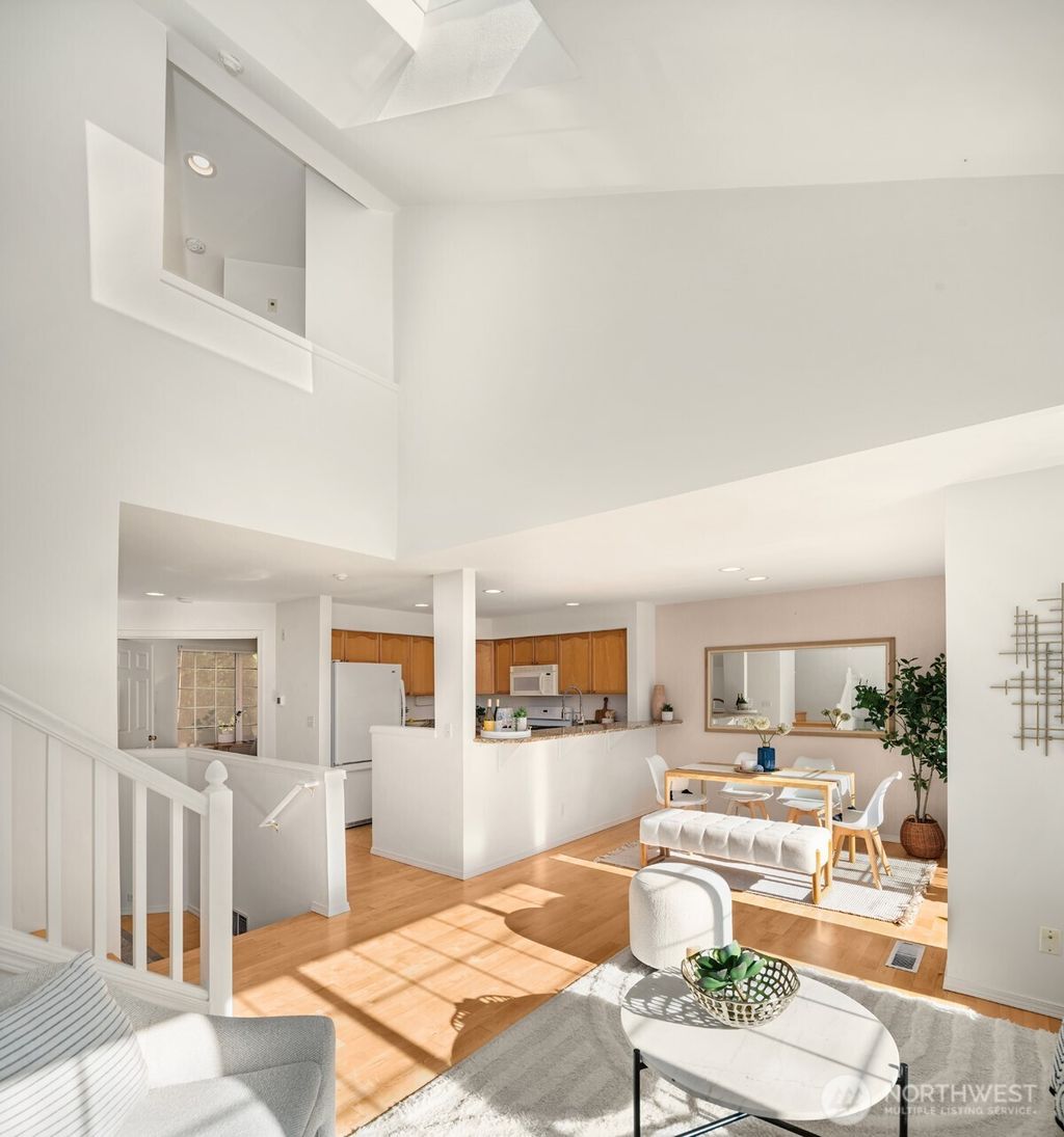 Photo of 18544 NE 57th Street, Redmond, WA 98052 (MLS # 2495349)