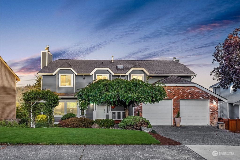 Photo of 8416 128th Avenue SE, Newcastle, WA 98056 (MLS # 2003628)