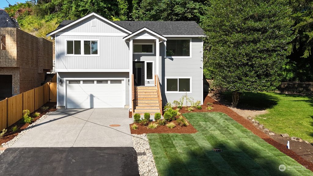 Photo of 4326 Crescent Avenue, Everett, WA 98203 (MLS # 2266254)