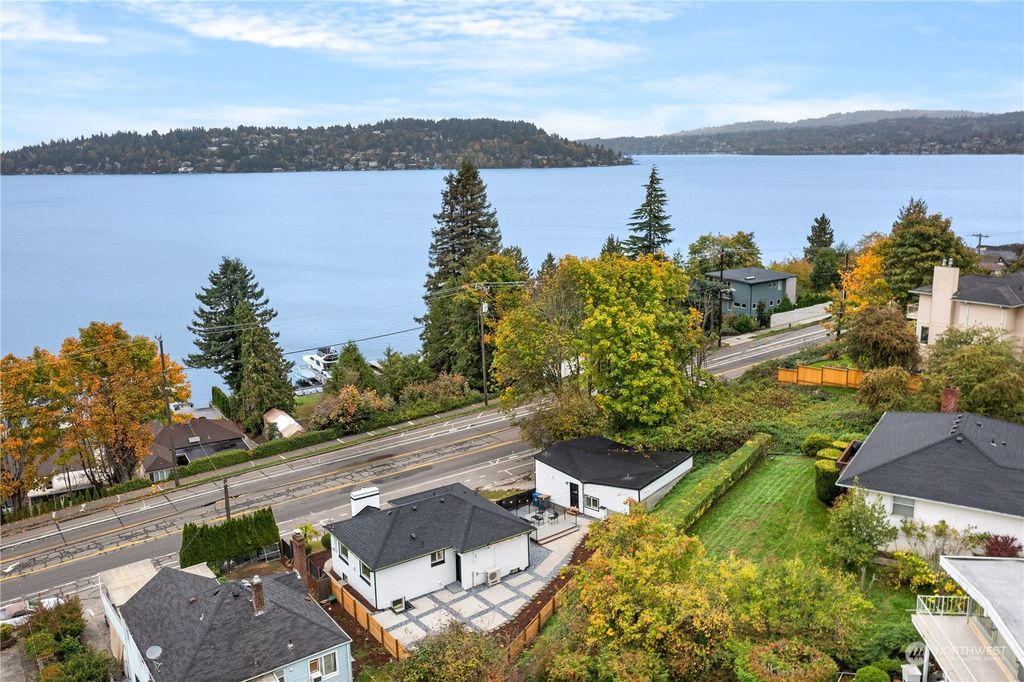 Photo of 10133 Rainier Avenue S, Seattle, WA 98178 (MLS # 2174599)