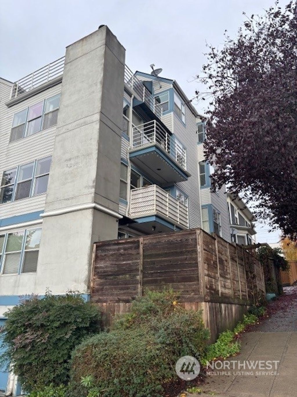 Photo of 915 6th Avenue N, Seattle, WA 98109 (MLS # 2316946)