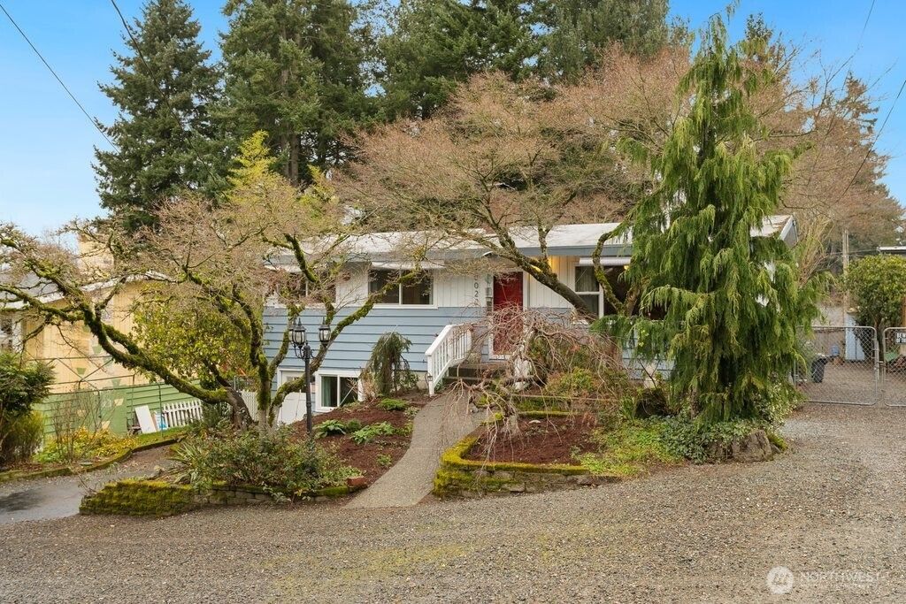 Photo of 10022 3rd Avenue SW, Seattle, WA 98146 (MLS # 2474610)