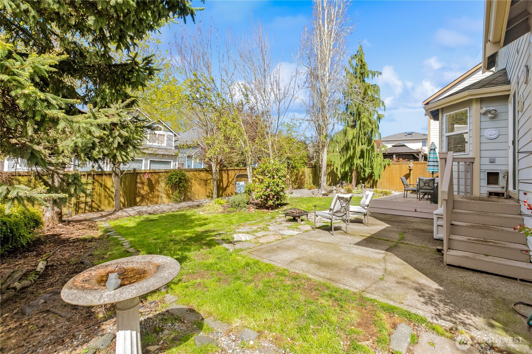 3918 Norpoint Way NE