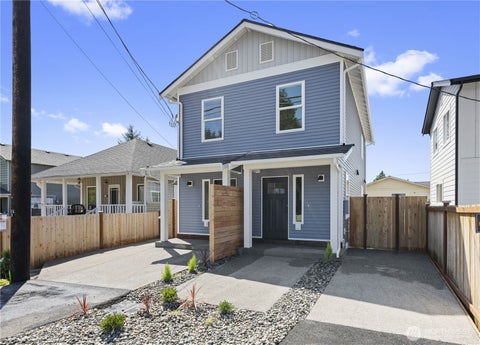Photo of 202 S Alder Avenue #B, Granite Falls, WA 98252 (MLS # 2566940)