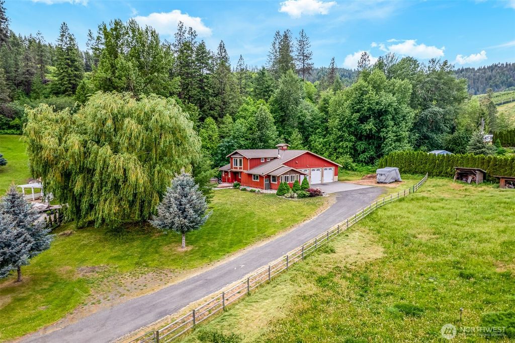 Photo of 10785 Lone Pine Dr DR, Peshastin, WA 98847 (MLS # 2502842)