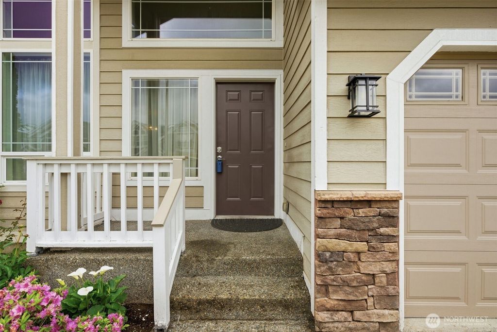 Photo of 261 Bremerton Avenue NE, Renton, WA 98059 (MLS # 2521932)