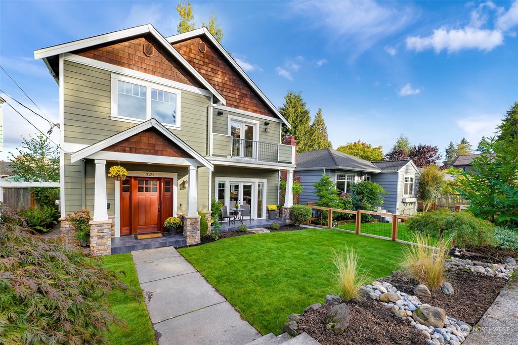 Photo of 7020 33rd Avenue NE, Seattle, WA 98115 (MLS # 2168221)