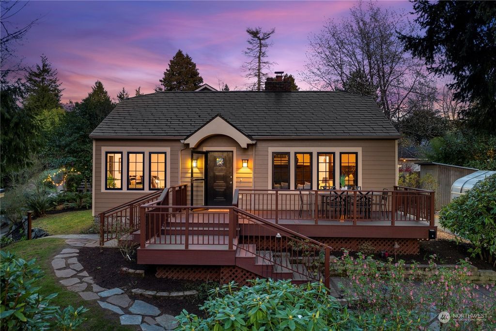Photo of 6970 47th Avenue SW, Seattle, WA 98136 (MLS # 2212441)