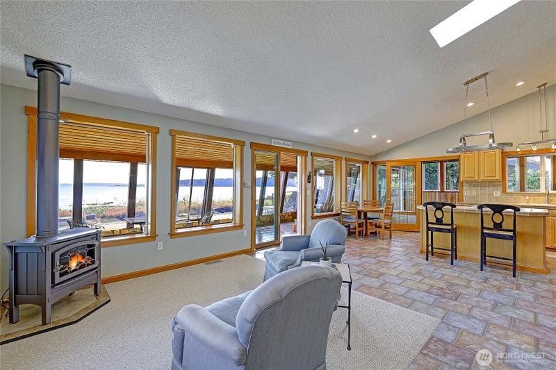 870 Livingston Bay Shore Drive