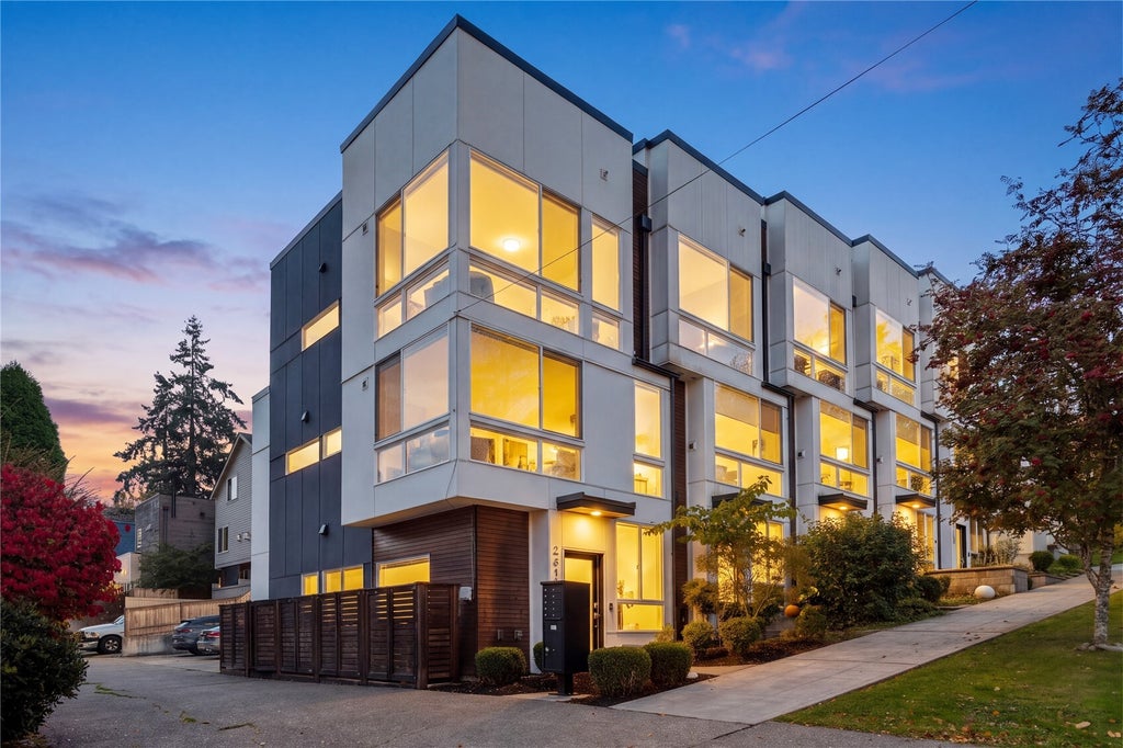 Photo of 2613 E Thomas Street, Seattle, WA 98112 (MLS # 2599090)