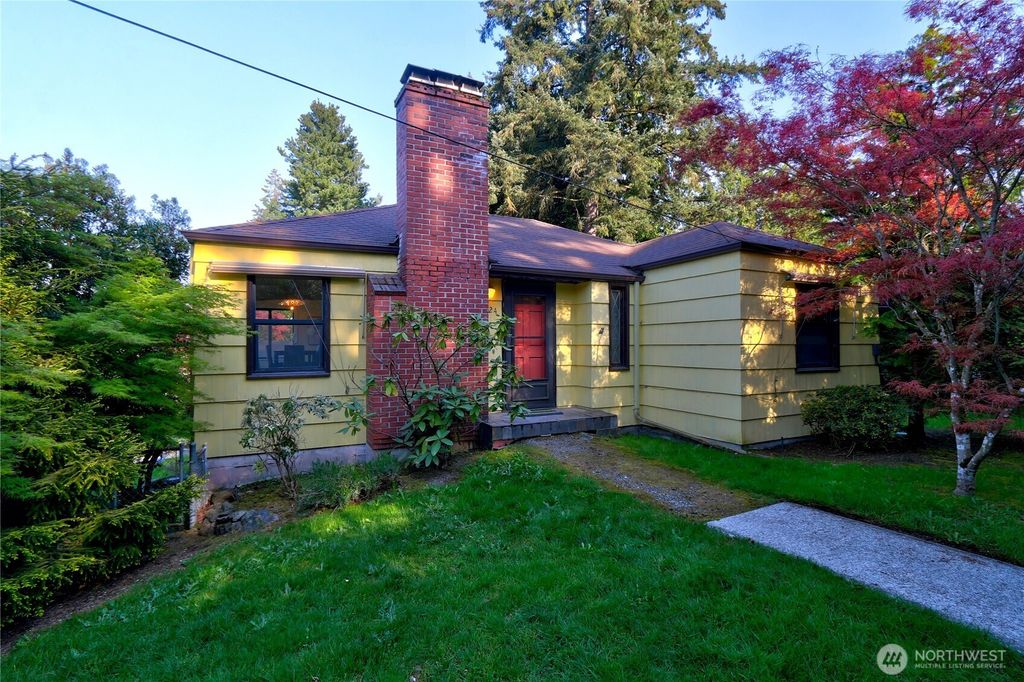 Photo of 9624 15th Avenue NE, Seattle, WA 98115 (MLS # 2367011)
