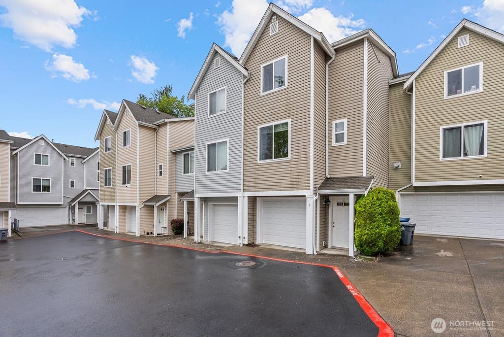 Photo of 25220 104th Avenue Avenue SE #9, Kent, WA 98030 (MLS # 2535290)