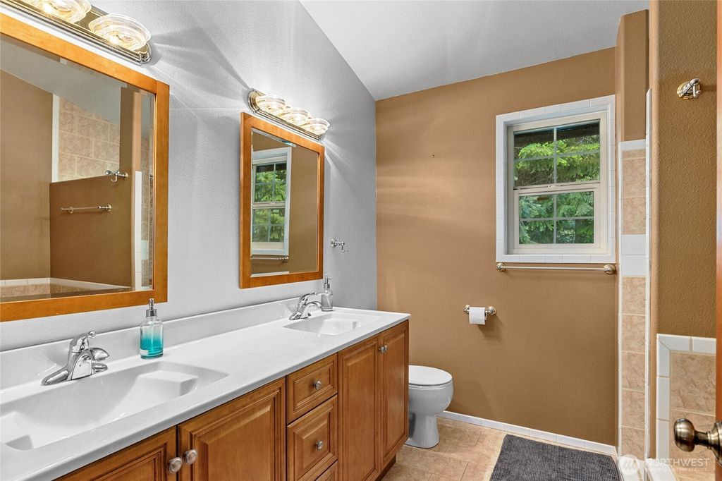 listing image 9364296201600521356