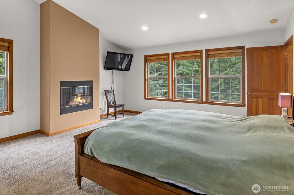 listing image 9368381820113391943