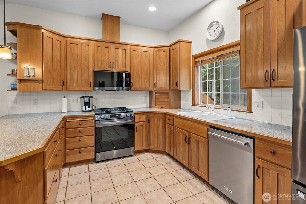 listing image 9366977135739681333