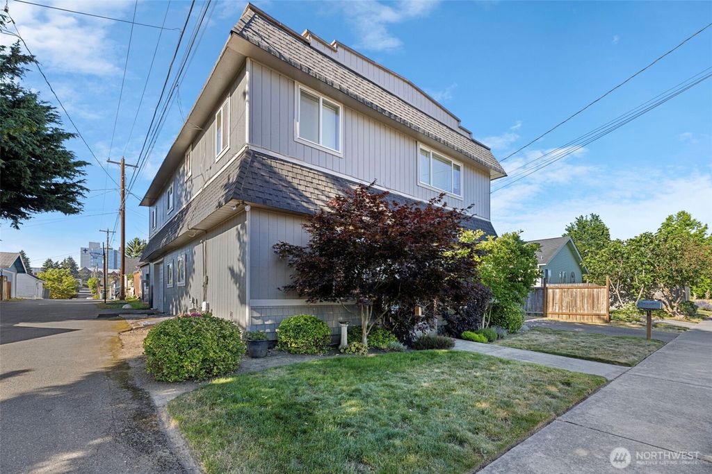 Photo of 1713 17th Street, Everett, WA 98201 (MLS # 2359874)