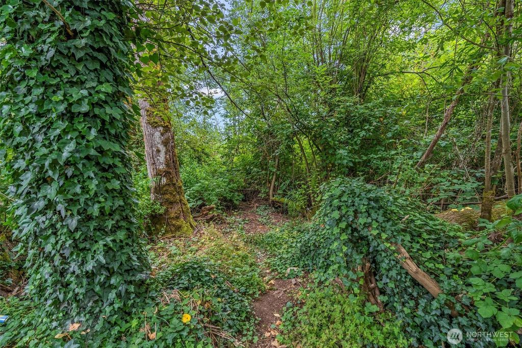 Photo of 0 S 360th, Auburn, WA 98001 (MLS # 2414344)
