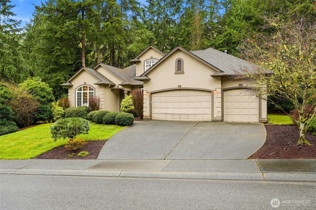 Photo of 5633 194th Lane SE, Issaquah, WA 98027 (MLS # 2476972)