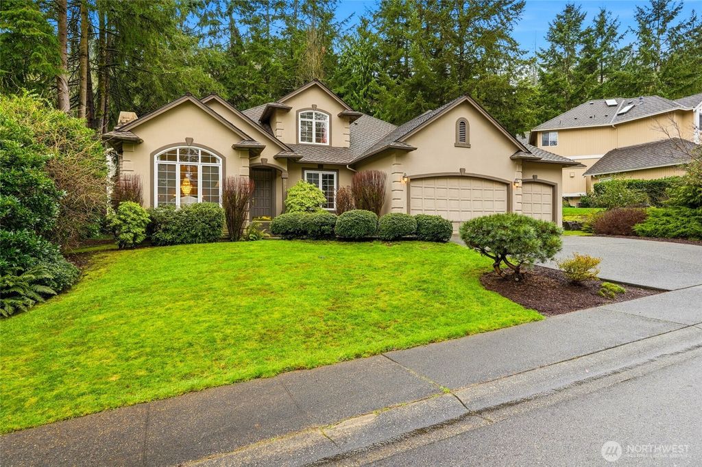 Photo of 5633 194th Lane SE, Issaquah, WA 98027 (MLS # 2476972)