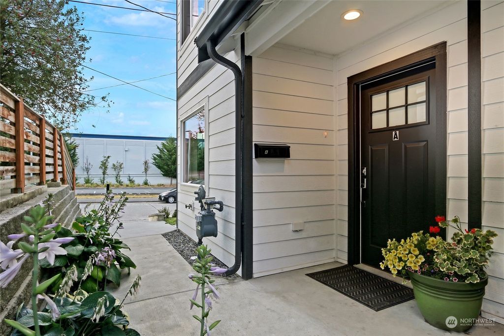 Photo of 1708 25th Street #2A, Everett, WA 98201 (MLS # 2143815)