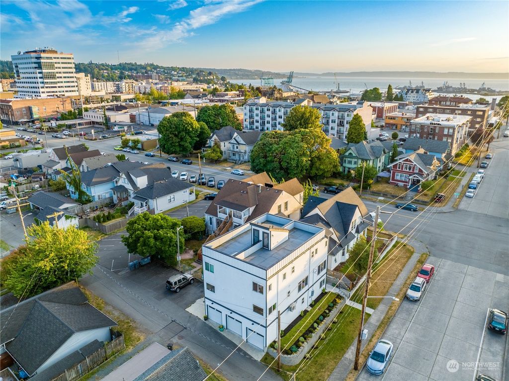 Photo of 1708 25th Street #2A, Everett, WA 98201 (MLS # 2143815)