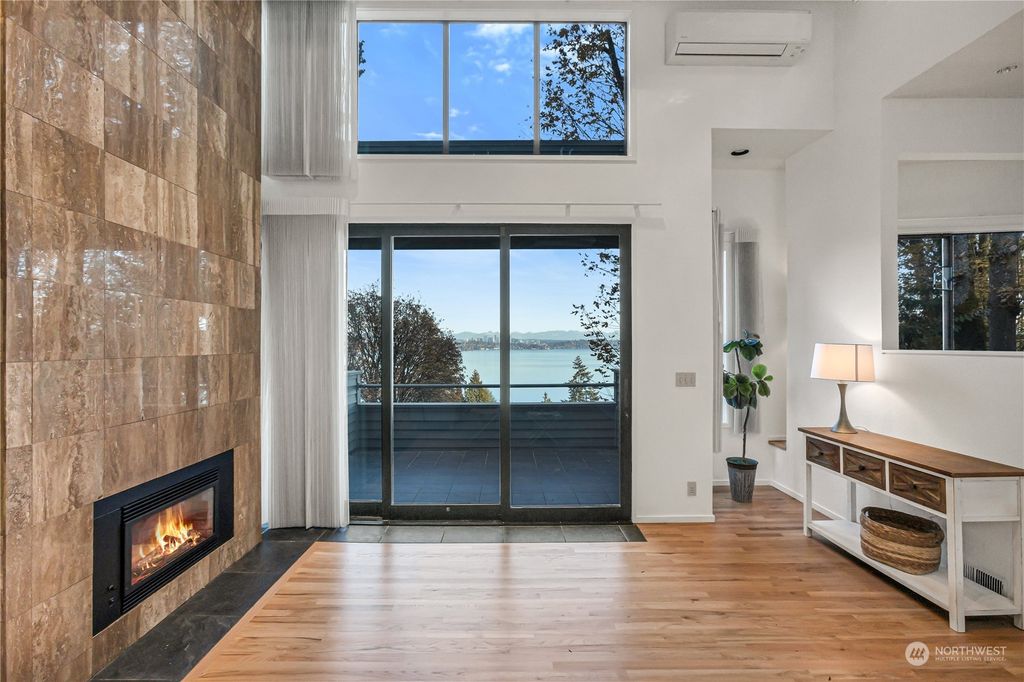 Photo of 436 36th Avenue, Seattle, WA 98122 (MLS # 2077577)