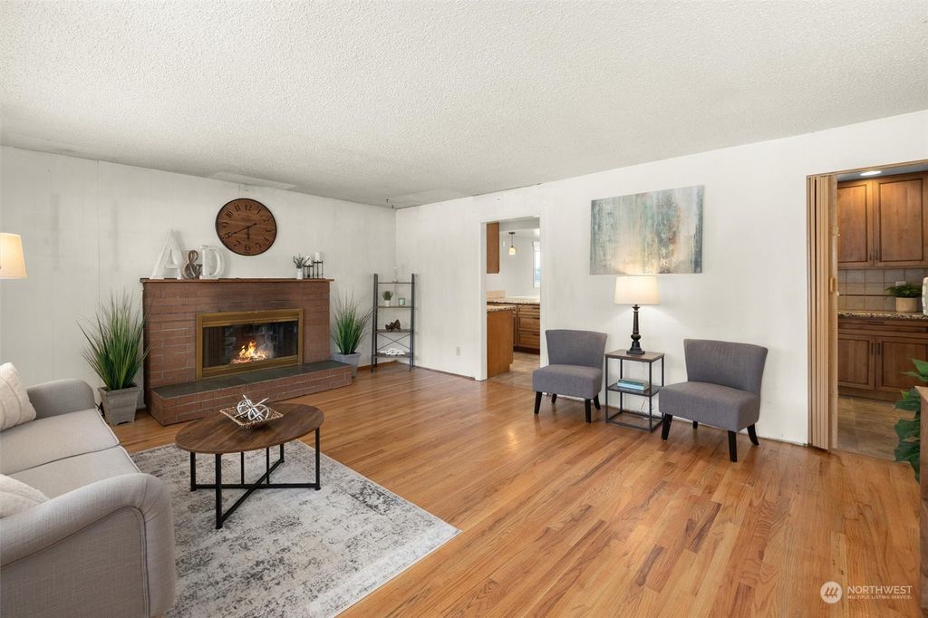 Photo of 10014 20th Avenue SW, Seattle, WA 98146 (MLS # 2130471)