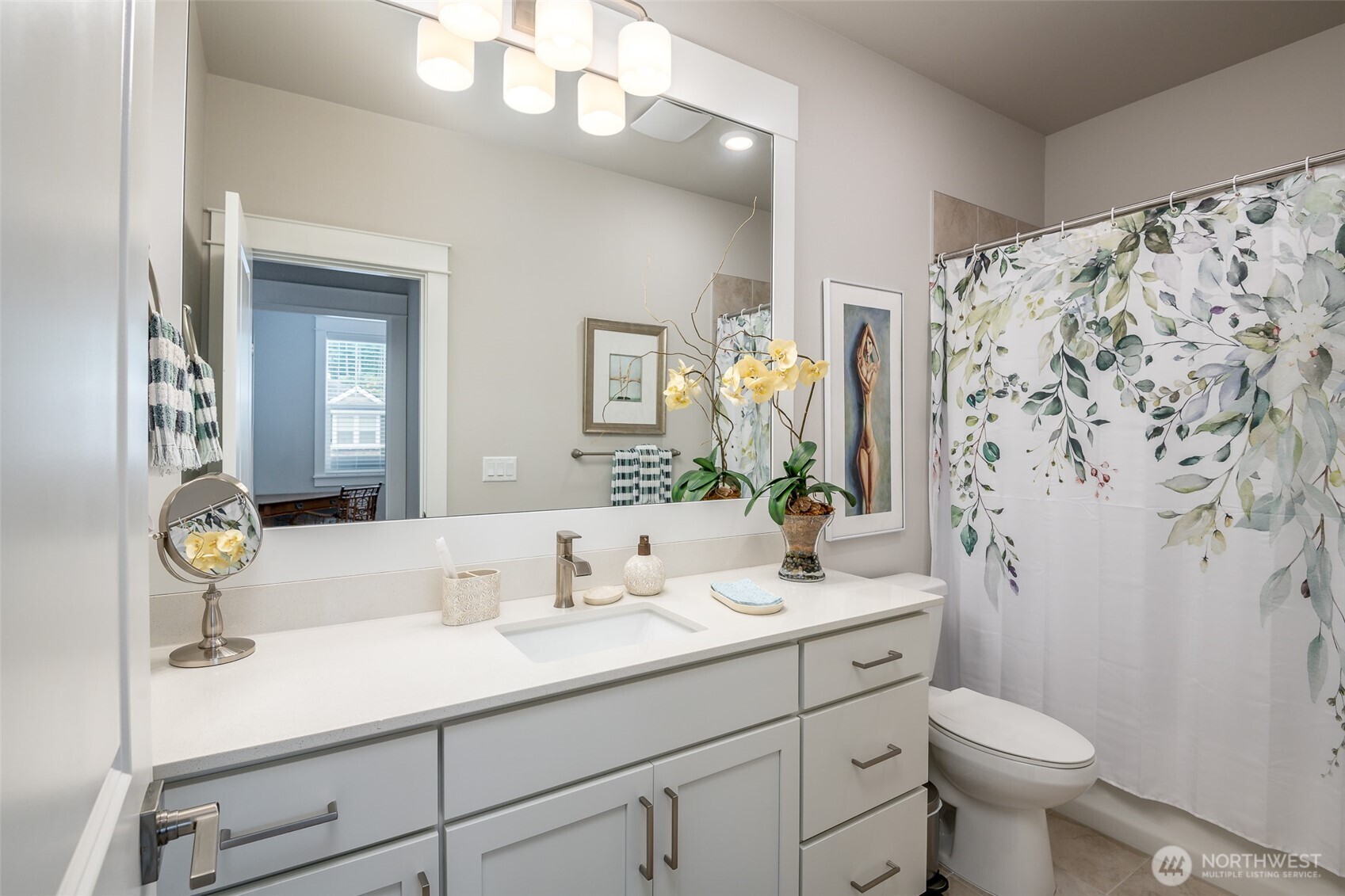 2835 Arrowroot Loop SE