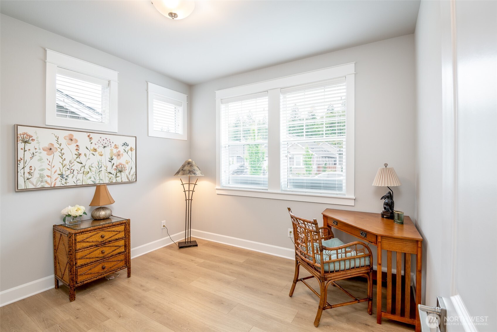 2835 Arrowroot Loop SE