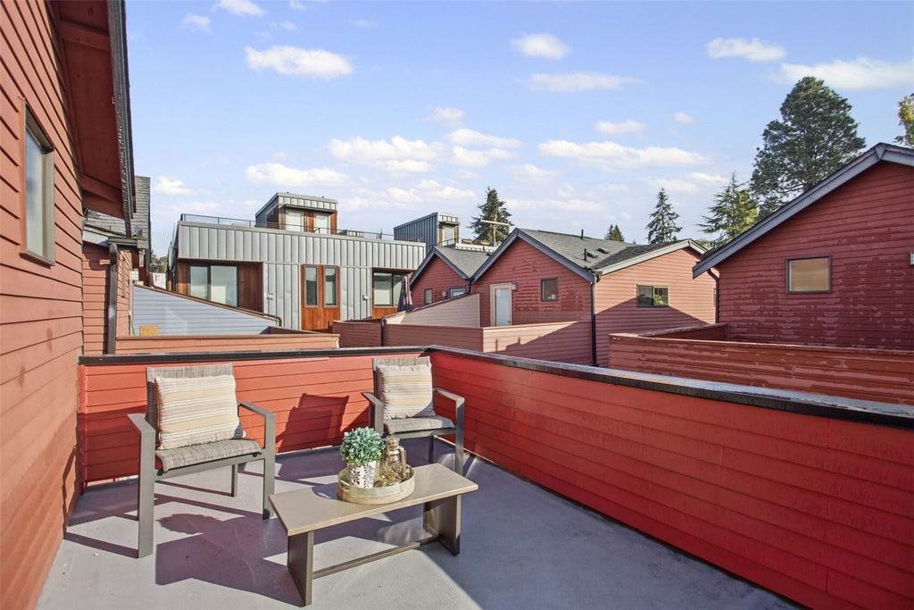 Photo of 3607 N Interlake Ave AVE N #B, Seattle, WA 98103 (MLS # 2595649)