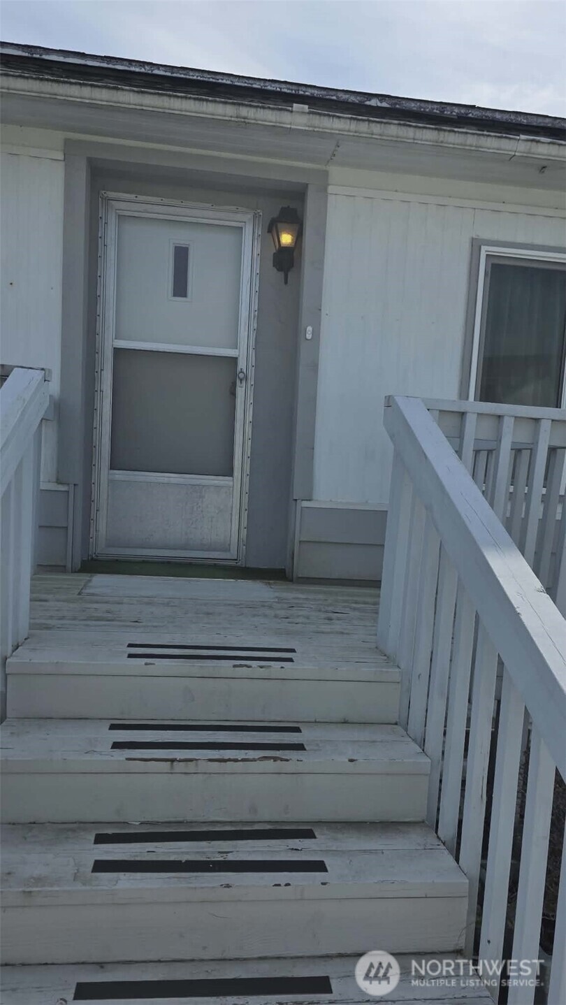 610 Leisure Circle