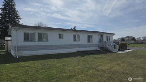 Photo of 610 Leisure Circle, Aberdeen, WA 98520 (MLS # 2504652)