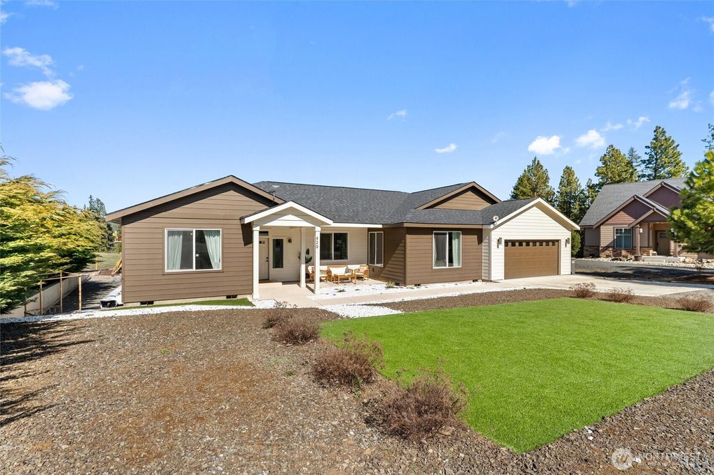 Photo of 429 Dakota Heights Drive, Cle Elum, WA 98922 (MLS # 2494473)